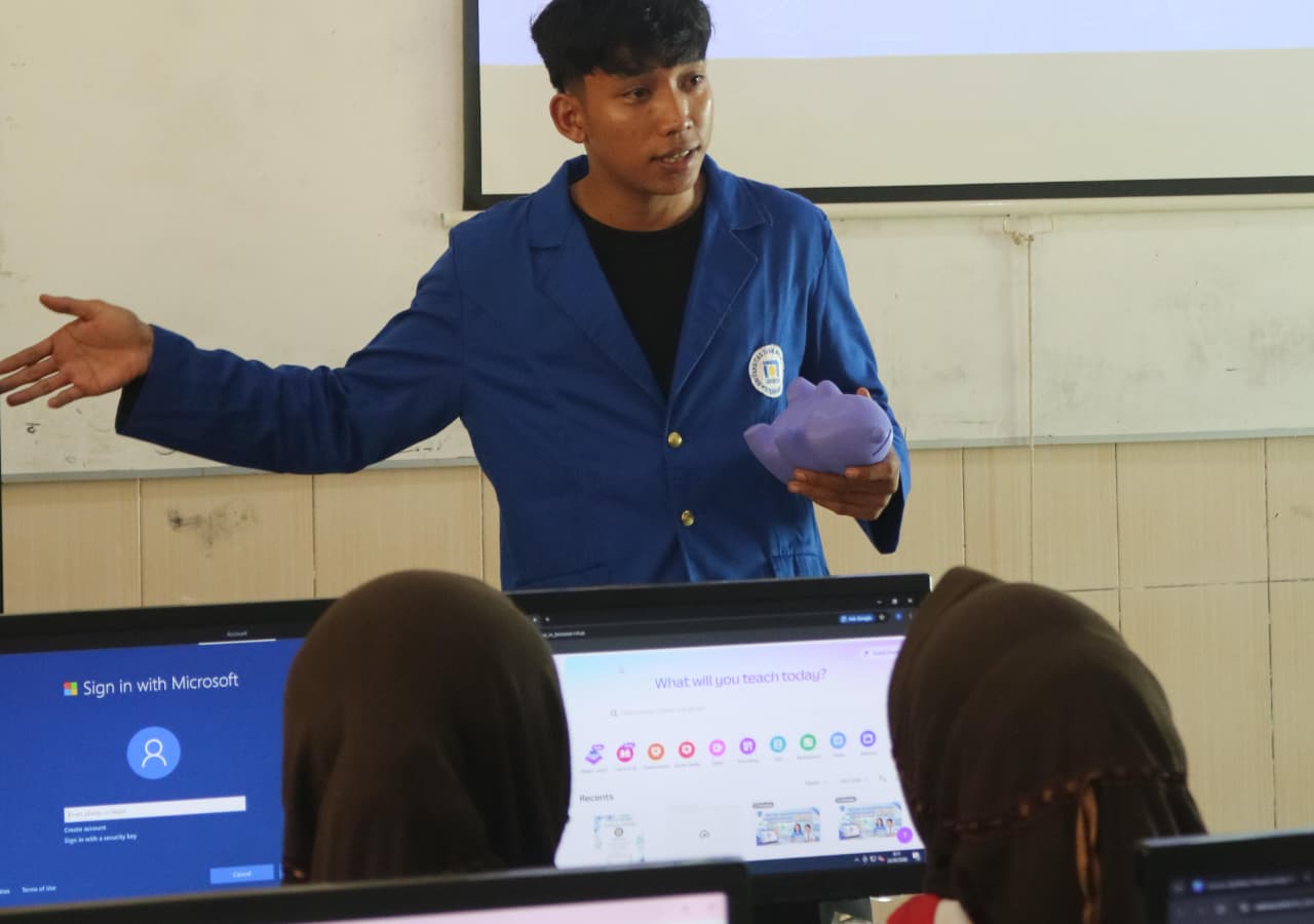 Sesi 1: Sosialisasi Desain Dasar untuk Siswa SMP dan Pengaplikasian Canva serta 3D Printing